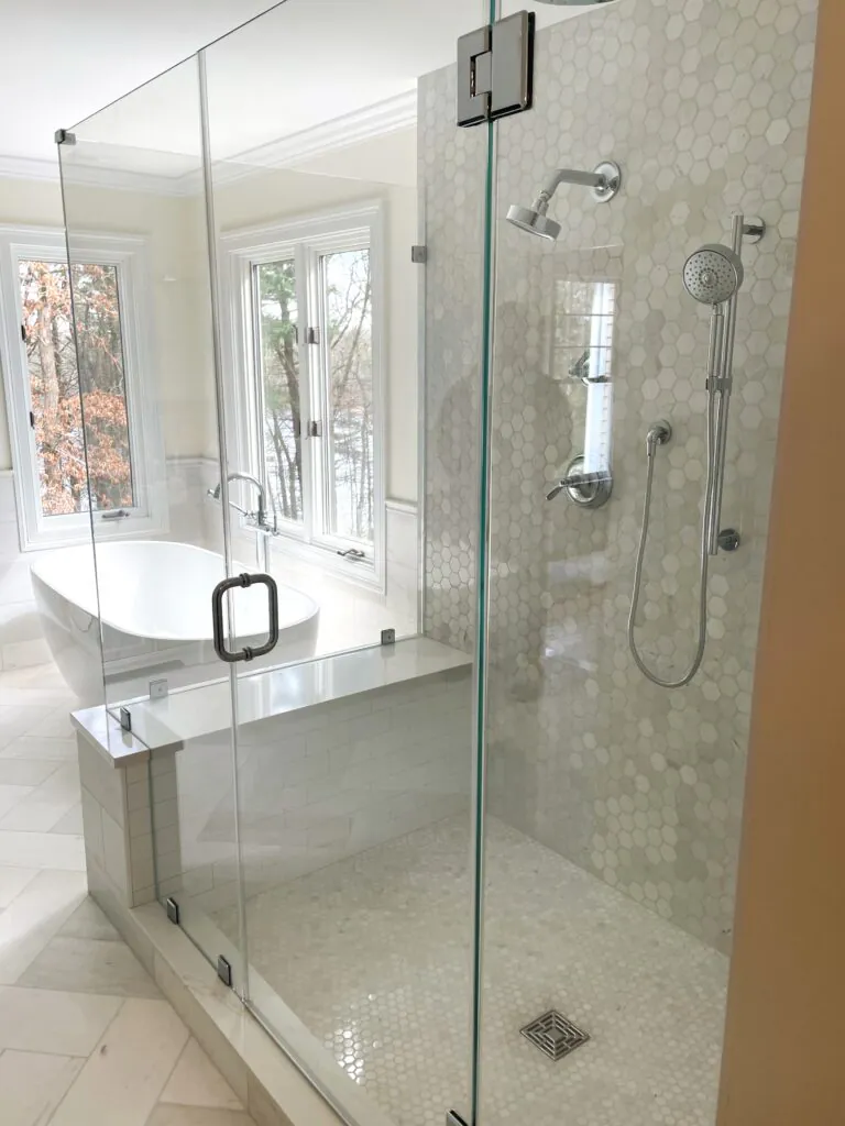 Large shower enclosure