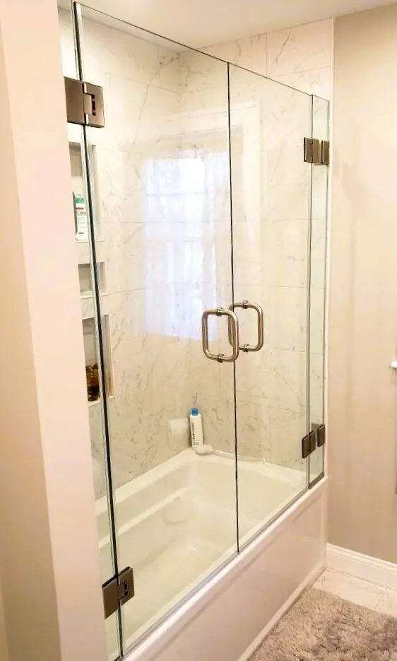 Tub deals glass door